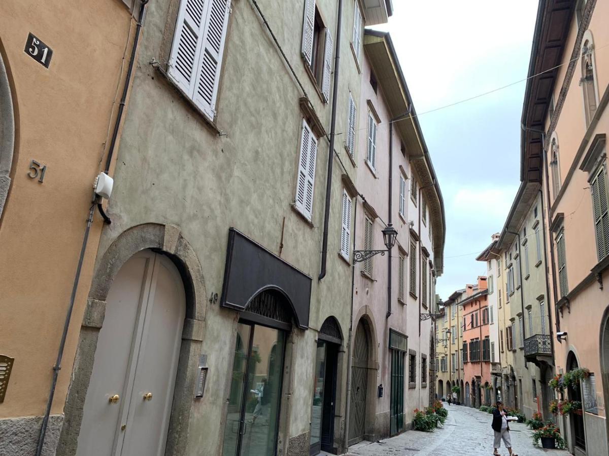 Borgo Pignolo 49 *